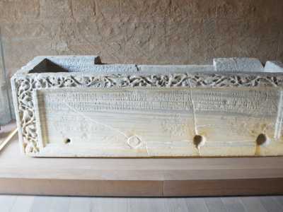 Il convento fu ampliato notevolmente nel corso dei secoli. Tra le varie ristrutturazioni vanno ricordate quella del 1120 guidate dalla badessa Guisanda Sebaste (il cui sarcofago � esposto nelle sale del museo) e gli ampliamenti effettuati nel XII secolo, quando fu costruita nel 1182 una nuova chiesa dedicata a San Basilio